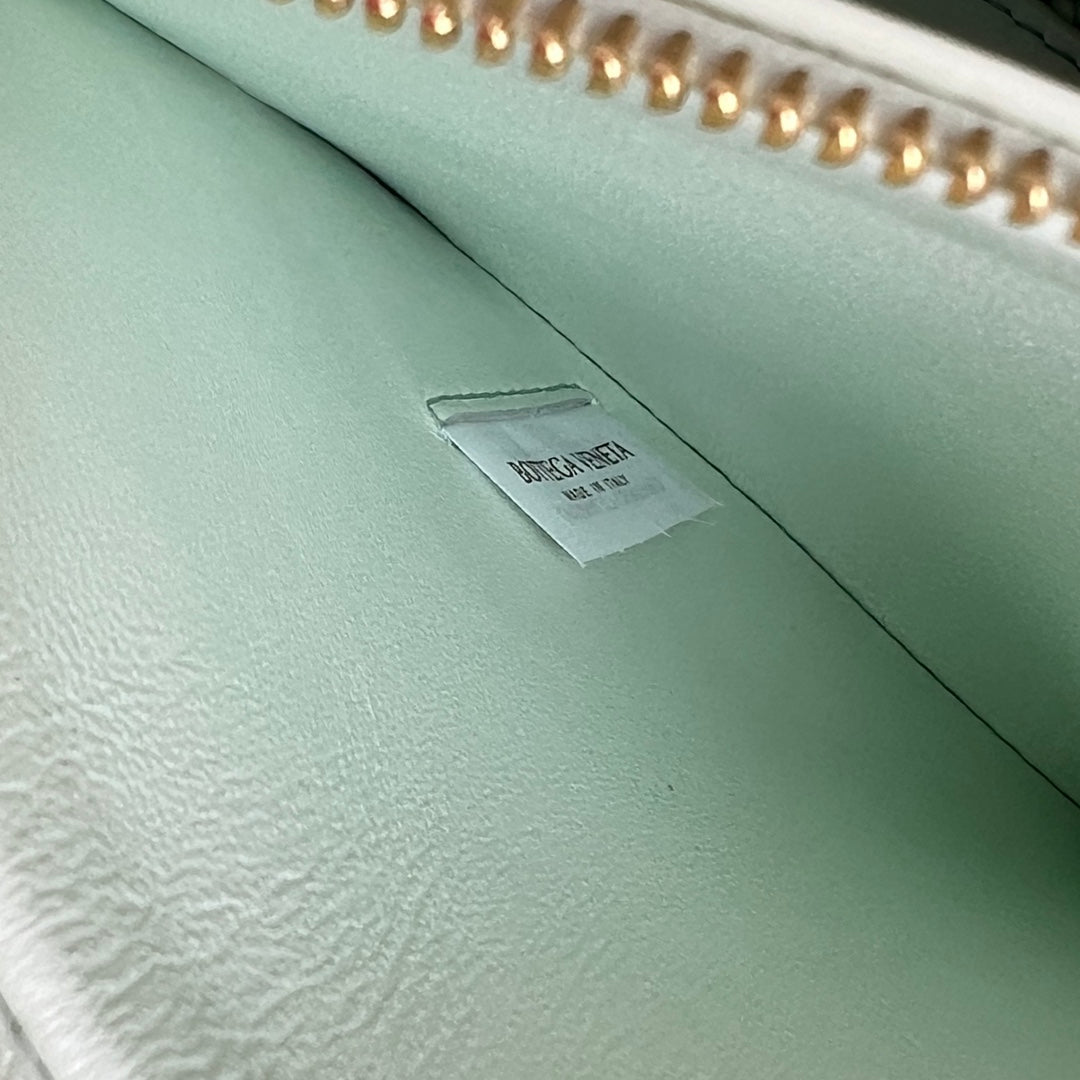 PATTI SHOULDER BAG 26 IN IRISH MINT LAMBSKIN Amelia Amelia