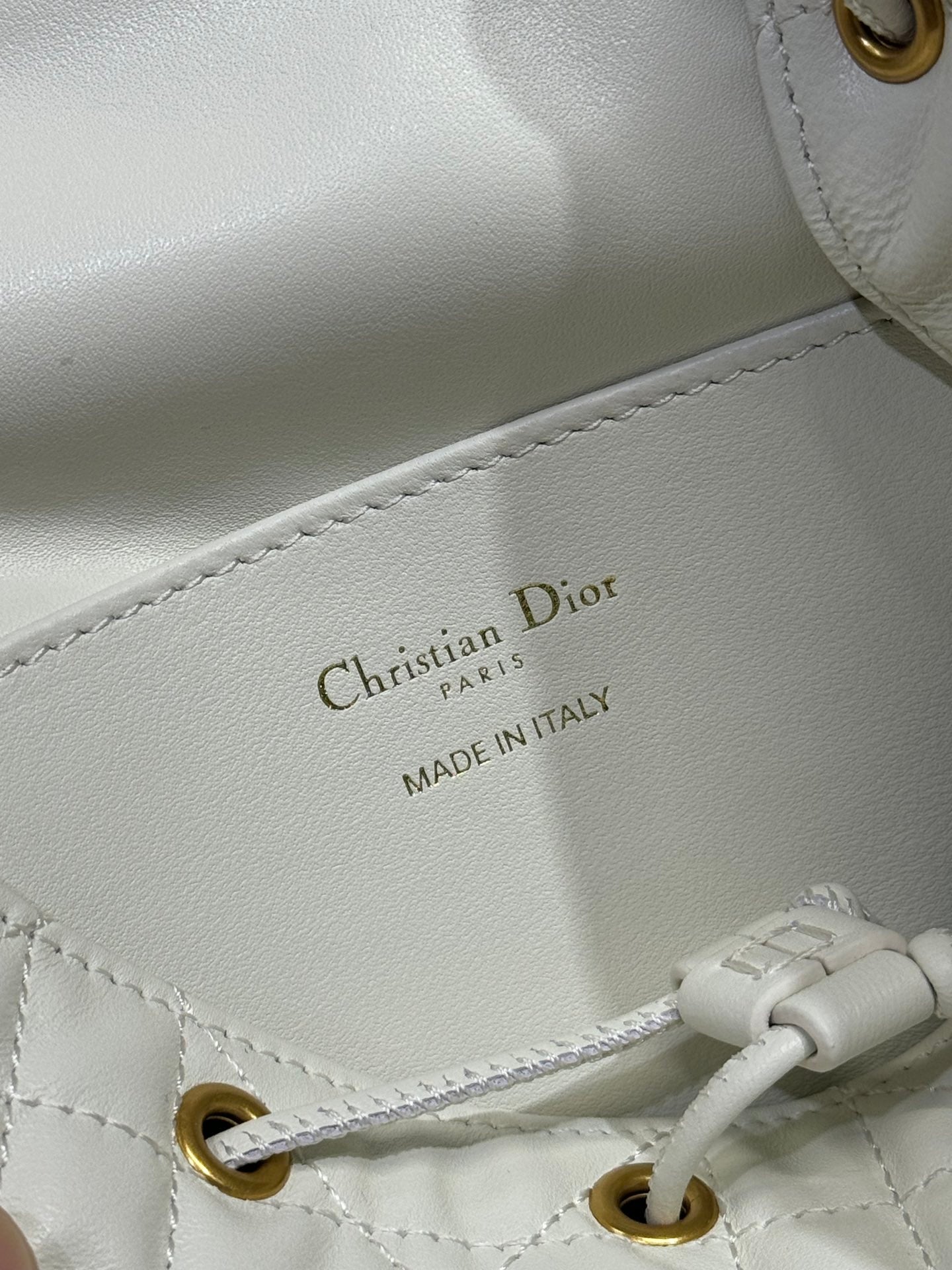 MEDIUM CARO BACKPACK 27 IN WHITE MACROCANNAGE LAMBSKIN Amelia
