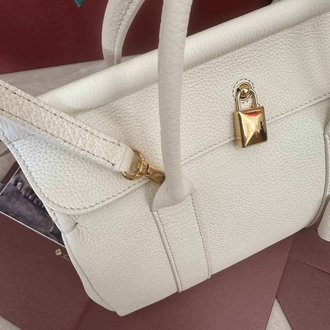 LOOM BAG 25 IN WHITE CALFSKIN WITH GOLD HARDWARE Amelia
