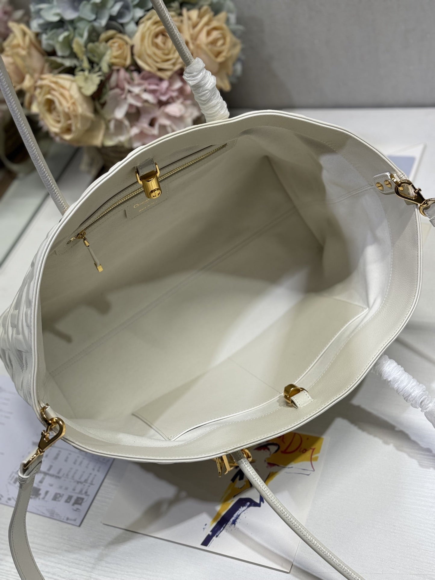 LARGE 41 TOUJOURS BAG IN WHITE MACROCANNAGE LAMBSKIN Amelia