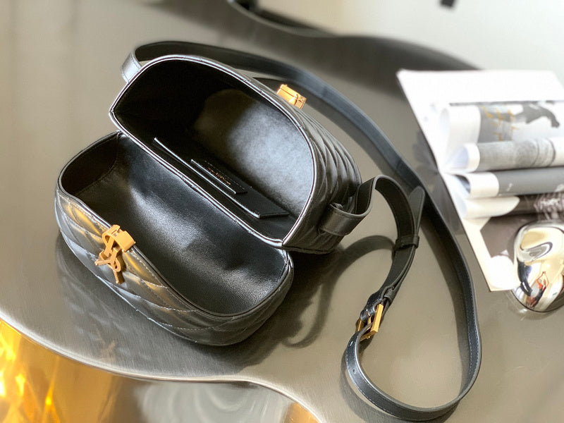 Amelia - YSL Bag - 3648