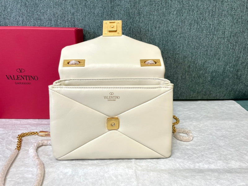 Amelia's Bag Gallery - VEL Bags - 584