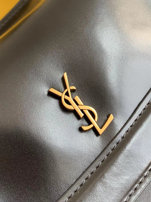 Amelia - YSL Bag - 4198