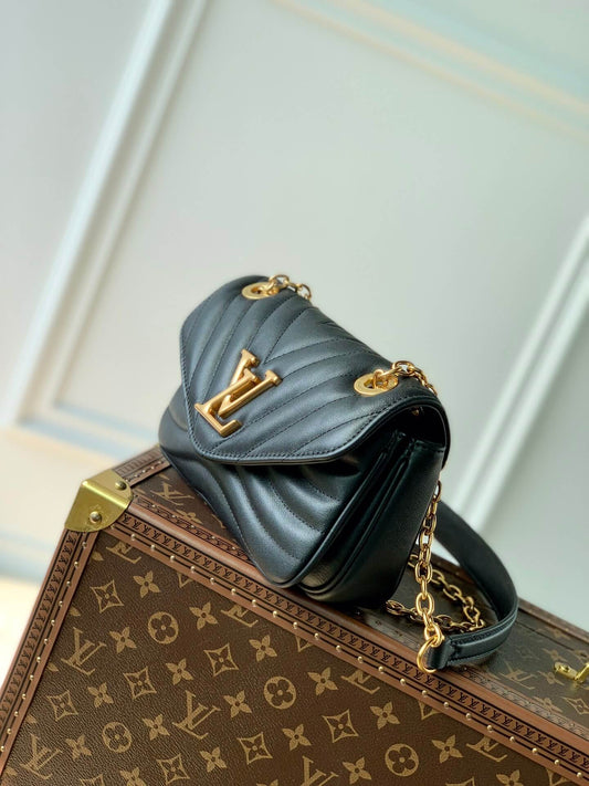 M20687 New Wave black 21cm COWHIDE REAL LEATHER