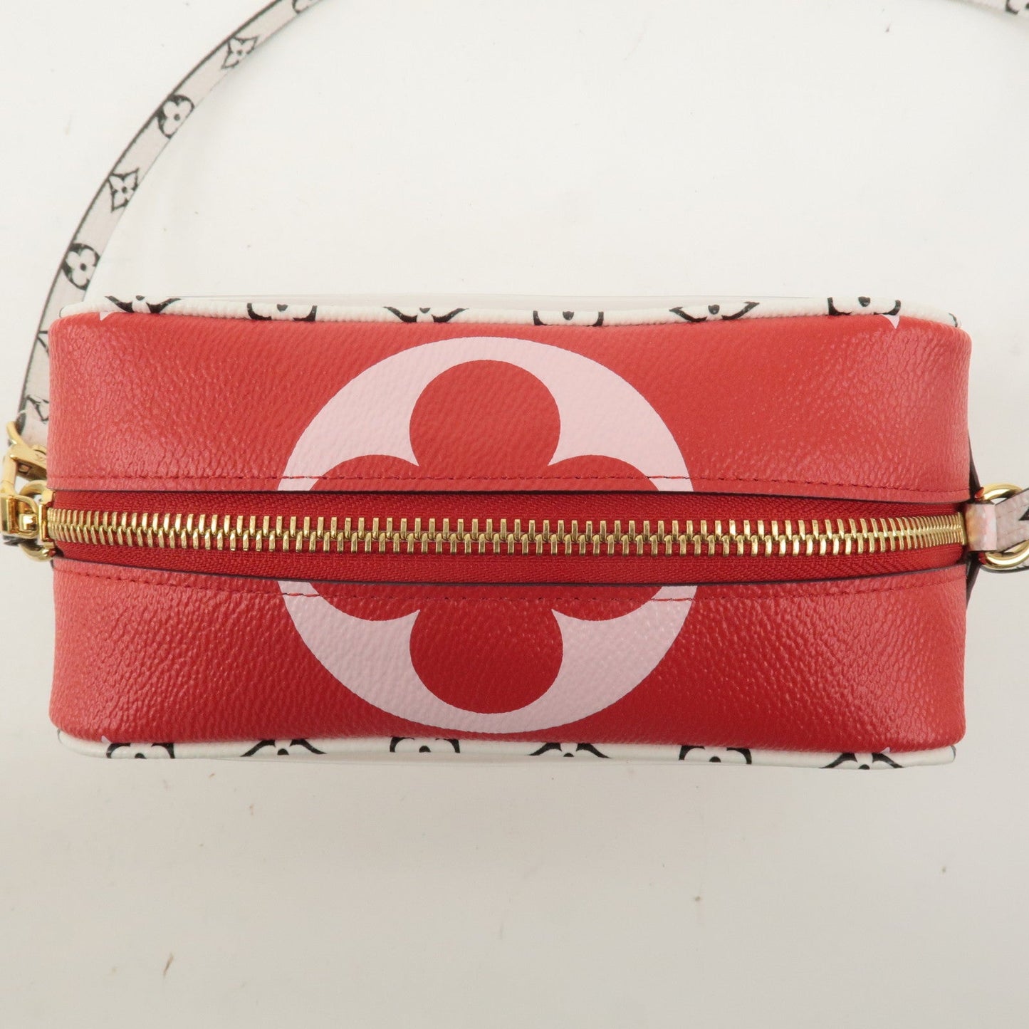 Louis Vuitton Monogram Giant Beach Pouch Shoulder Bag Rouge M67601