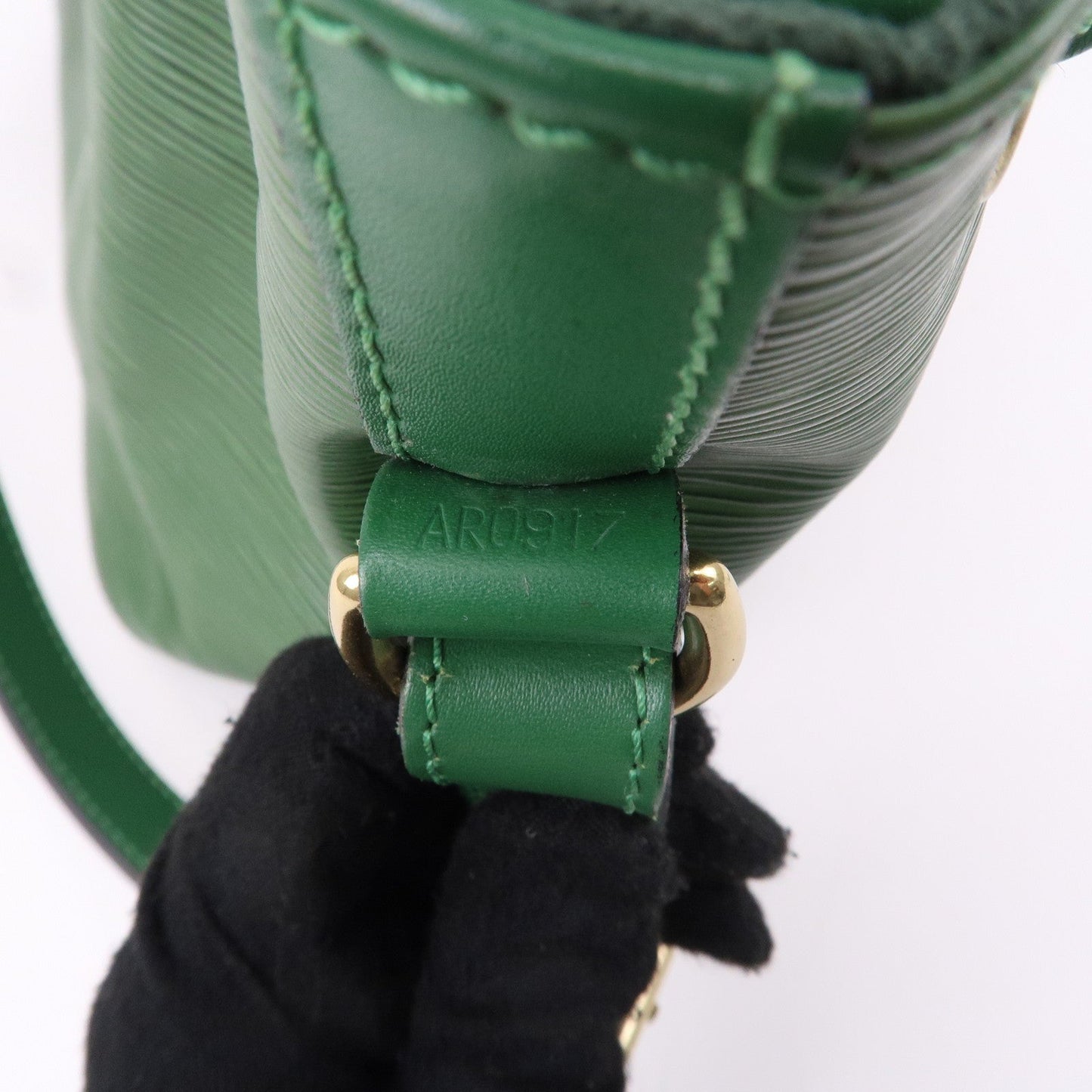 Louis Vuitton Epi Petit Noe Leather Shoulder Bag Green M44104