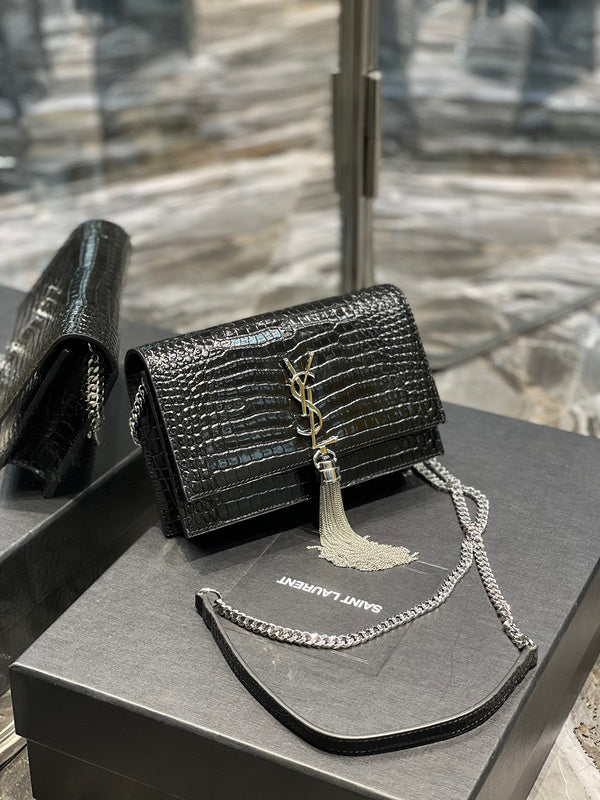 Amelia - YSL Bag - 1938