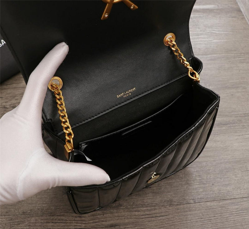 Amelia - YSL Bag - 2911