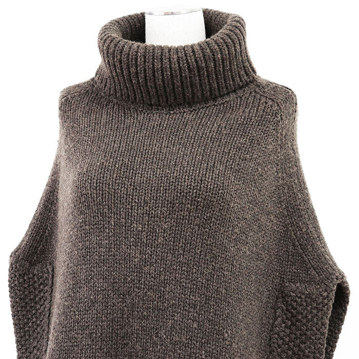 Gucci GG Interlocking Camel Knit Cape