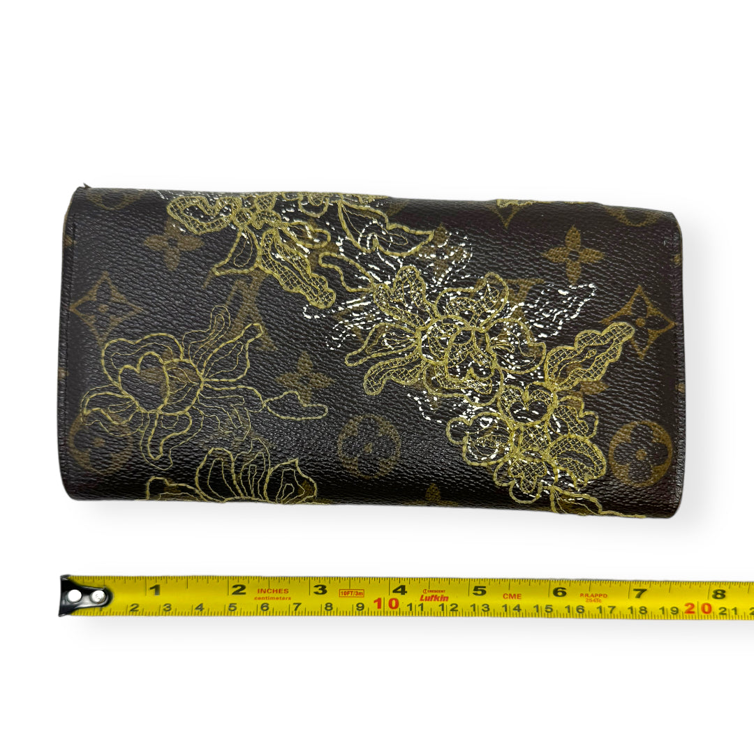 Porte Fauille Sara Dantelle Wallet Luxury Designer By Louis Vuitton  Size: Medium
