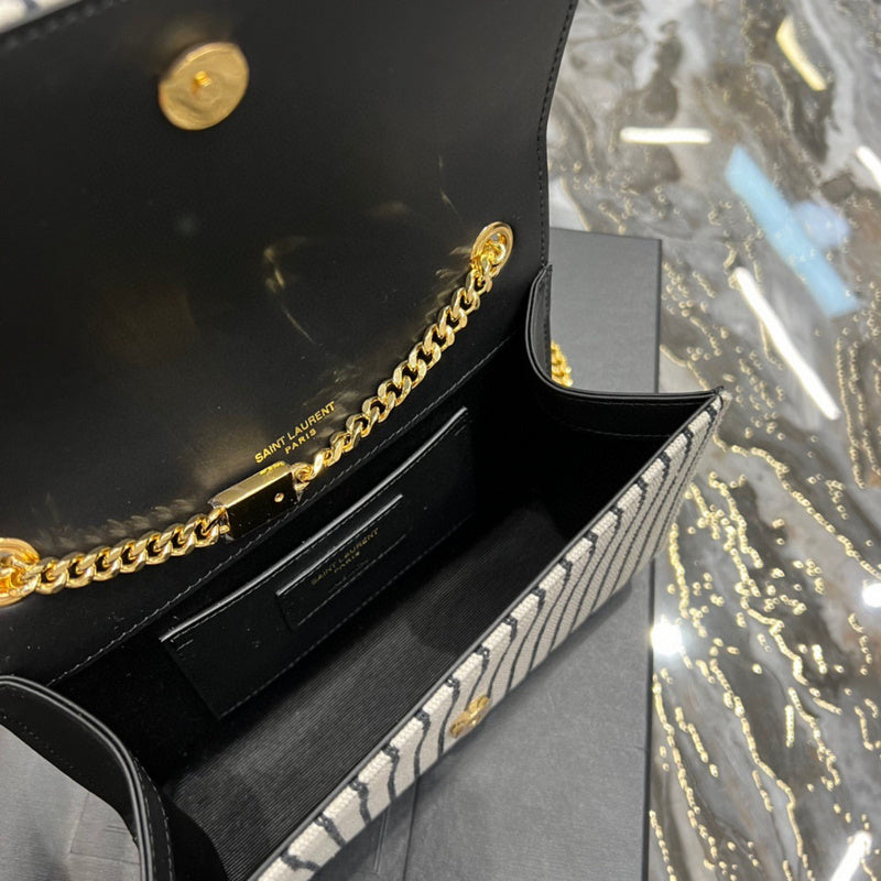 Amelia - YSL Bag - 4215