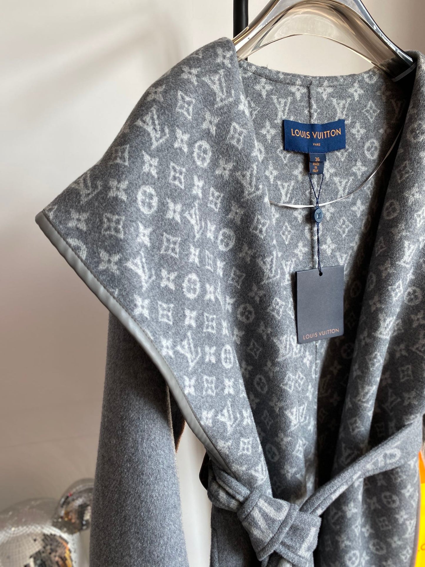 Luxury Louis Vuitton  Wrap Coat 027