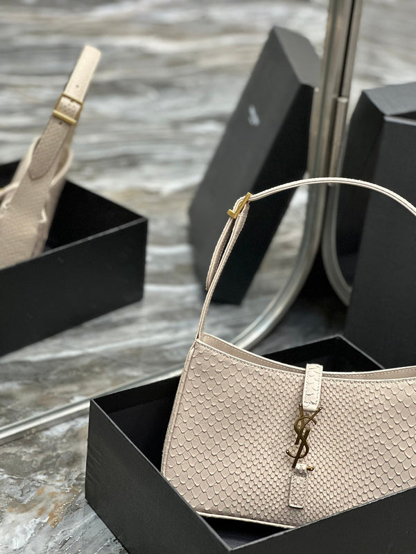 Amelia - YSL Bag - 2492
