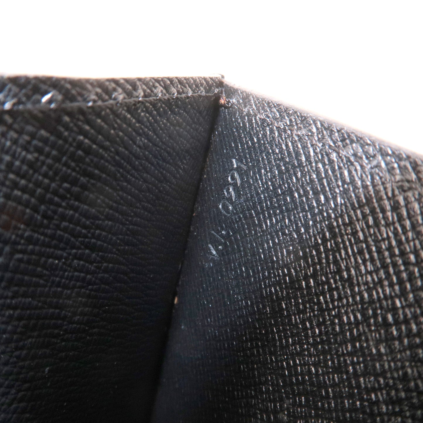 Louis Vuitton Epi Leather Chaillot Clutch Bag Black Noir M52542