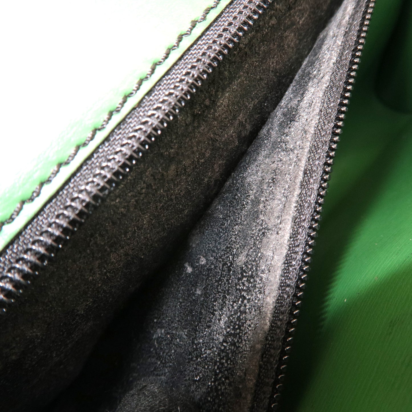 Louis Vuitton Epi Pochette Arche Shoulder Bag Borneo Green M52574