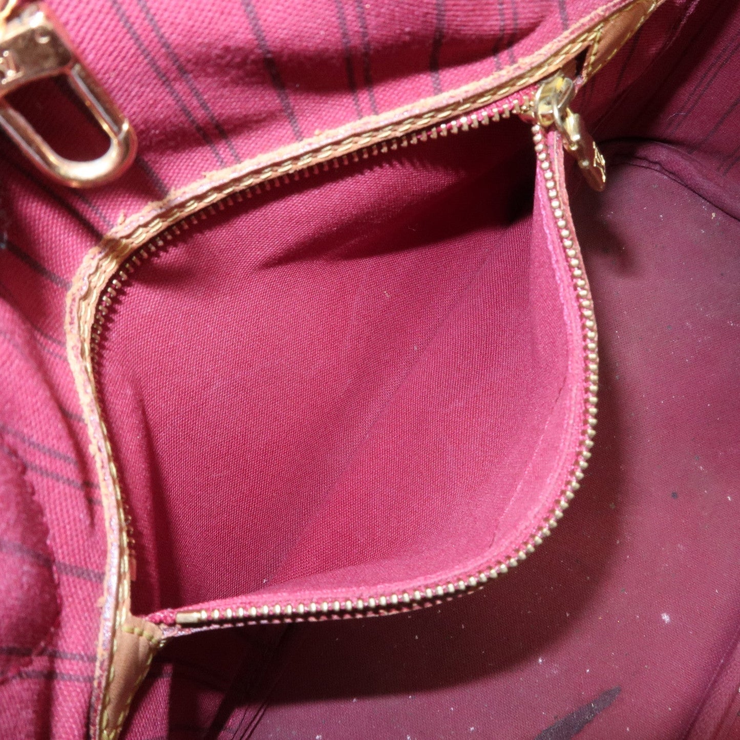 Louis Vuitton Monogram Neverfull PM Tote Bag Fuchsia M41001