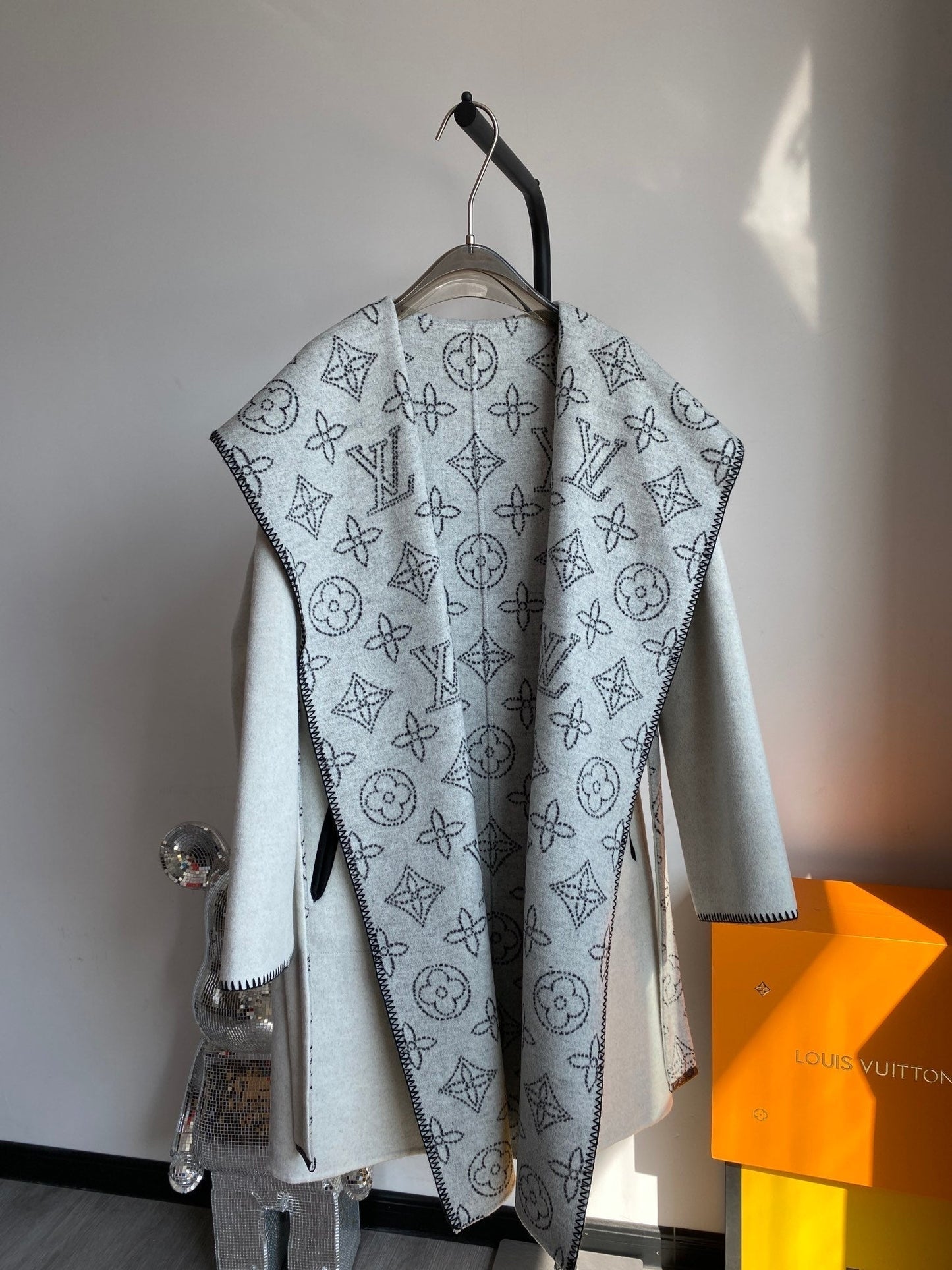 Luxury Louis Vuitton  Wrap Coat 029