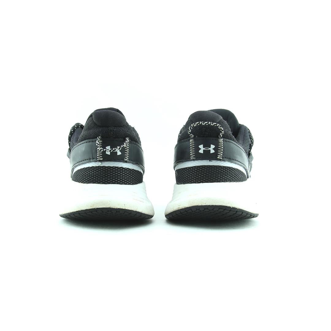 UNDER ARMOUR CHARGED BREATHE LACE
