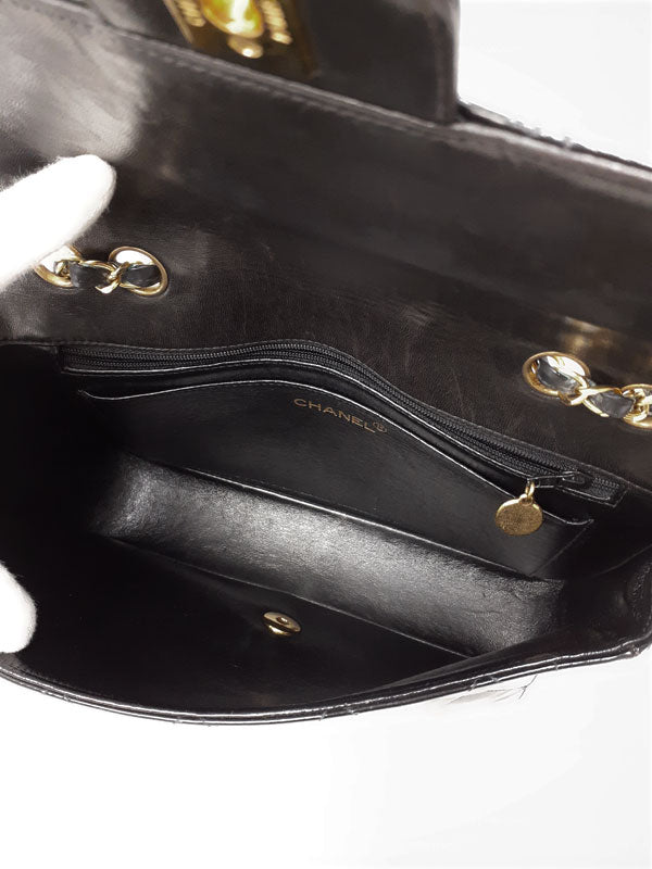 Chanel Matelasse Chain Shoulder Bag Patent Leather