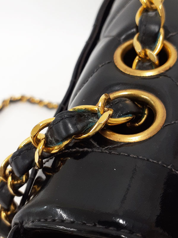 Chanel Matelasse Chain Shoulder Bag Patent Leather