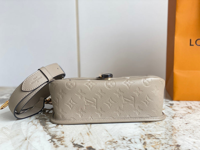 Amelia's Bag Gallery - LOV Bags - 930