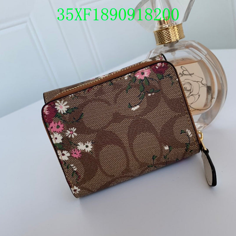 Amelia - CAH Wallet - 067