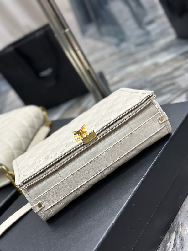 Amelia - YSL Bag - 2470