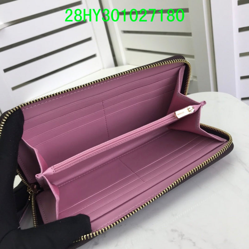 Amelia - CAH Wallet - 110