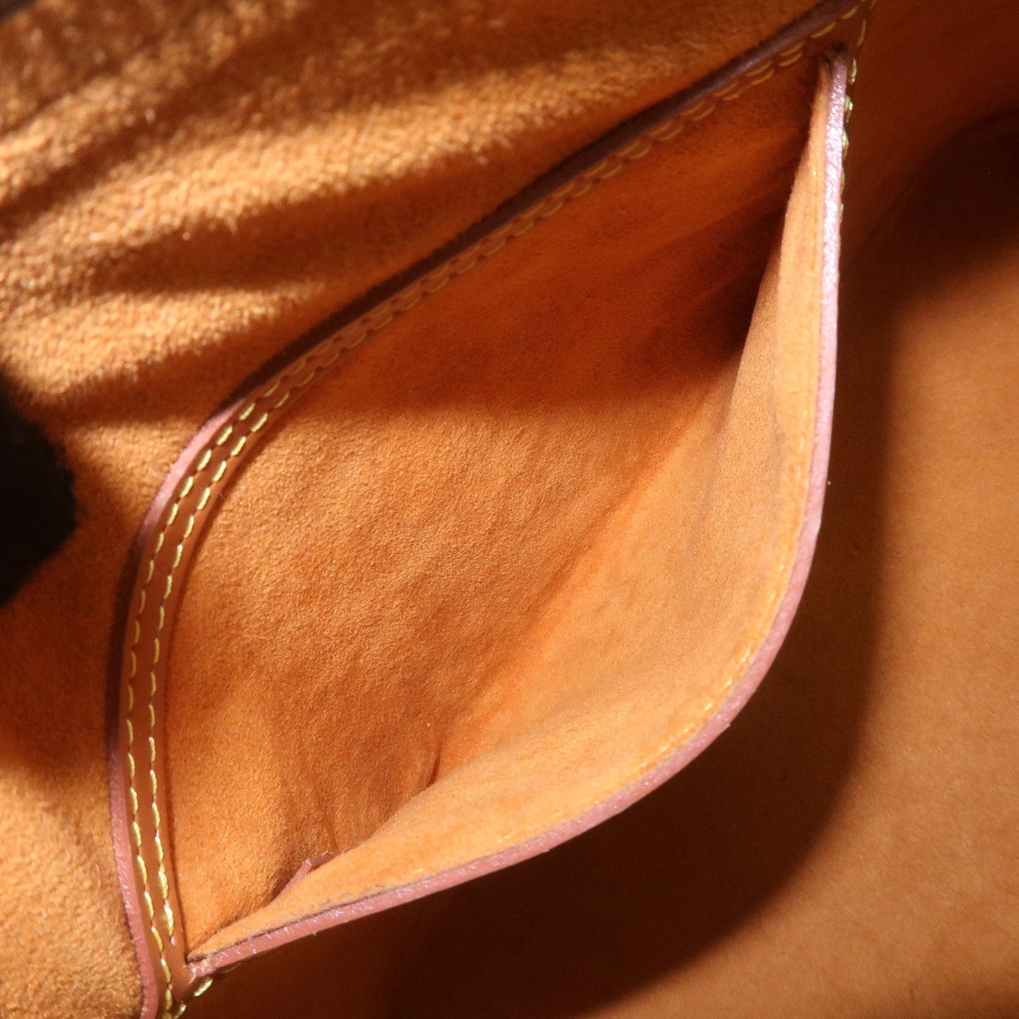 Louis Vuitton Epi Leather Alma Hand Bag Zipang Gold M52148