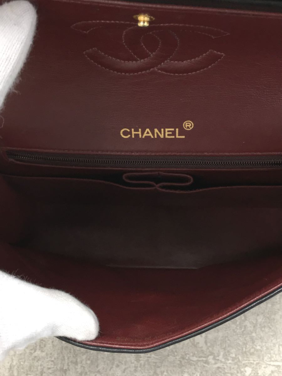 Chanel Matelasse Leather Shoulder Bag