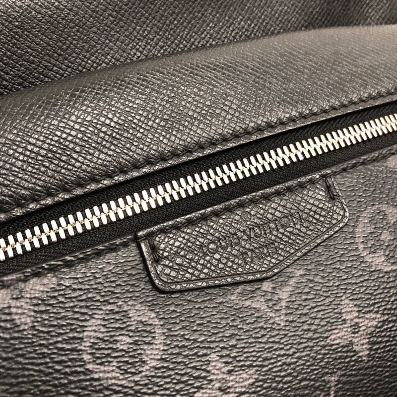 Louis Vuitton Outdoor Messenger Taigarama Men's Shoulder Bag