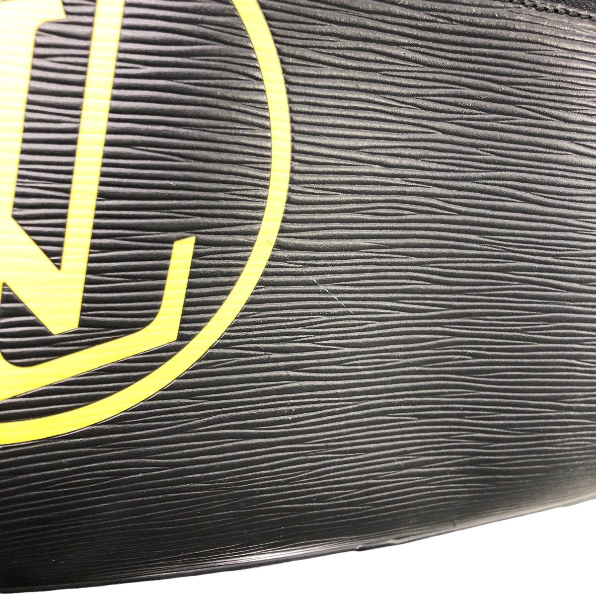 Louis Vuitton Body Waist Pouch Epi LV Circle Bum Bag Noir