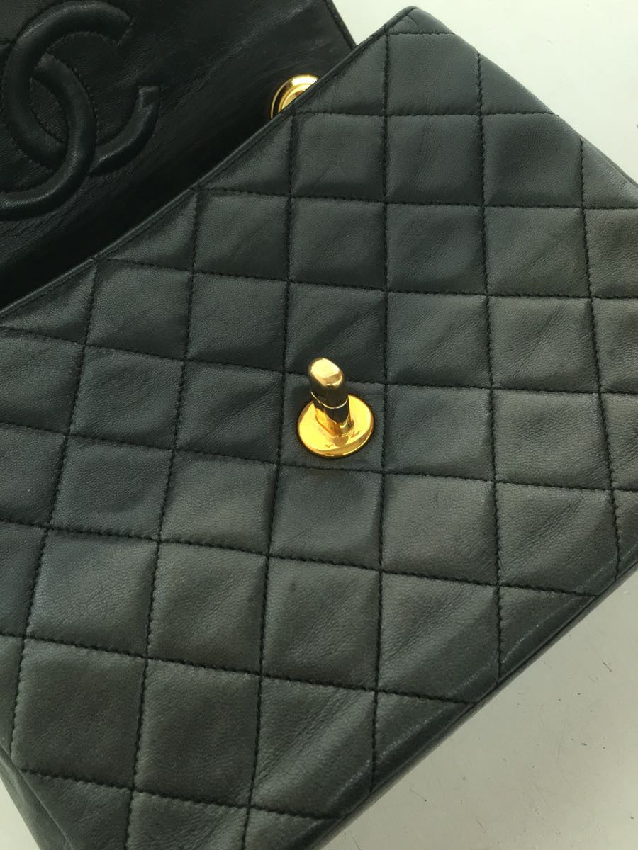 Chanel Matelasse Leather Plain Handbag
