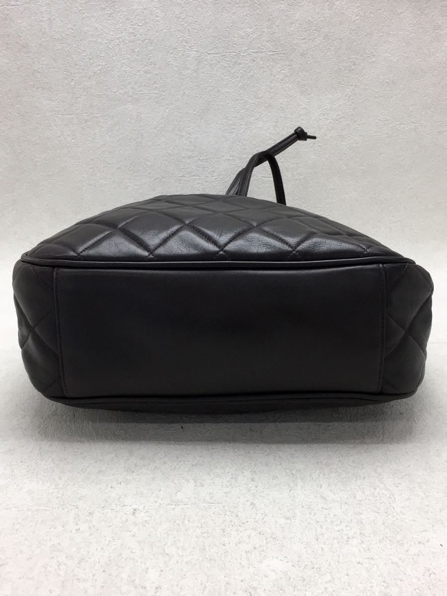 Chanel Drawstring Leather Shoulder Bag