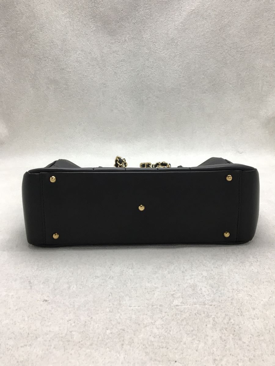 Chanel Leather Shoulder Bag