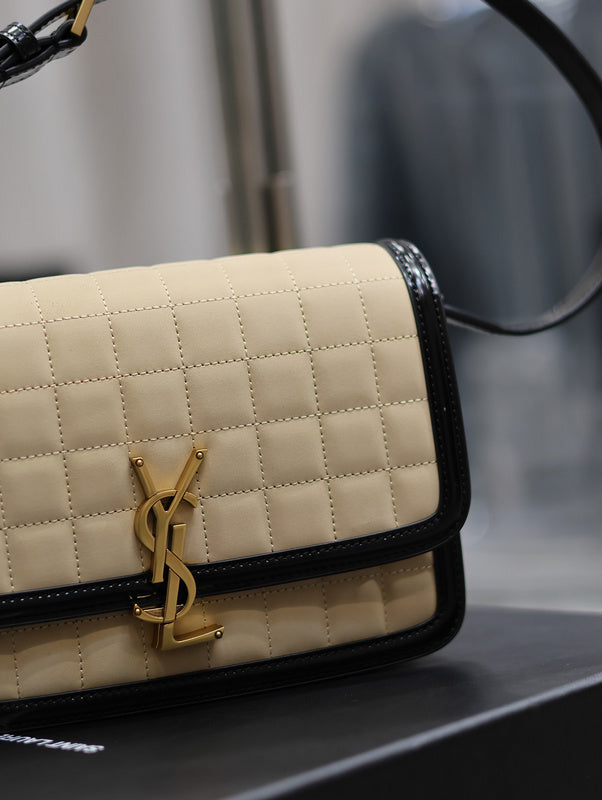 Amelia - YSL Bag - 1843