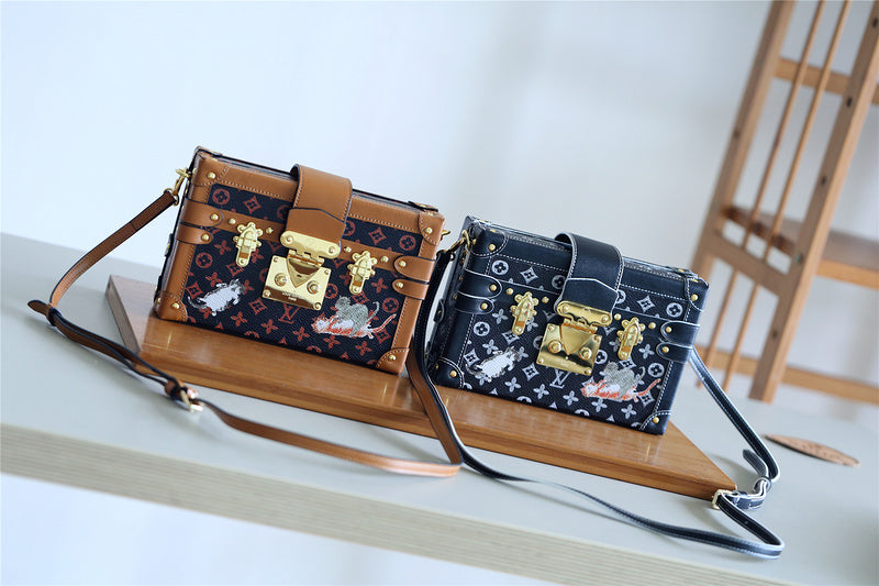 Fan Fashion Lu-Vi bags - 8211