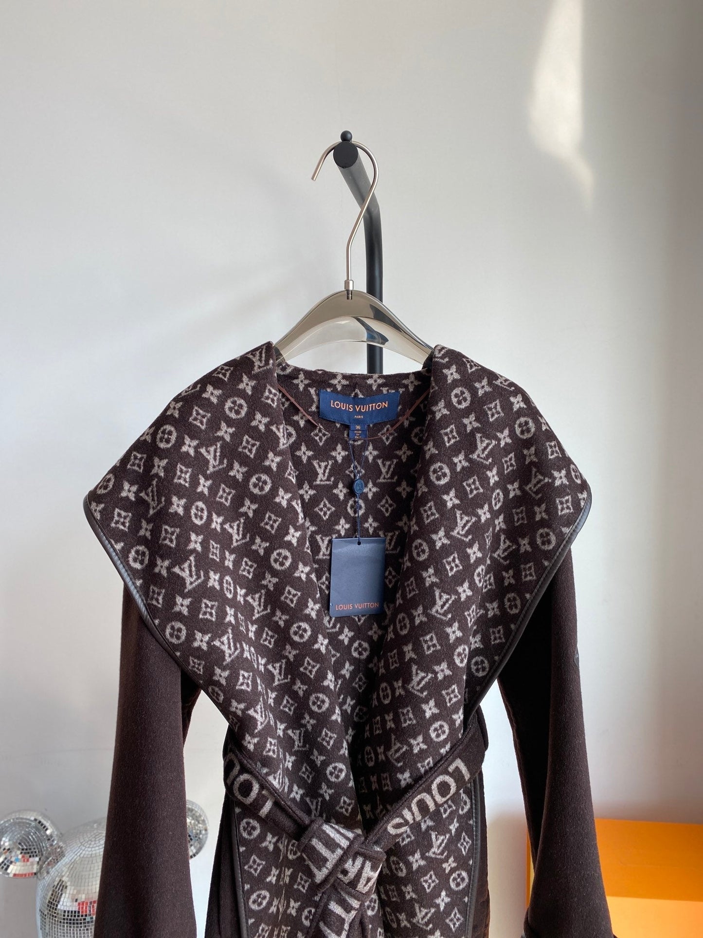 Luxury Louis Vuitton  Wrap Coat 032