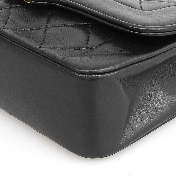 CHANEL Around 1990 Made Edge Design Flap Turn-Lock Chain Bag Black