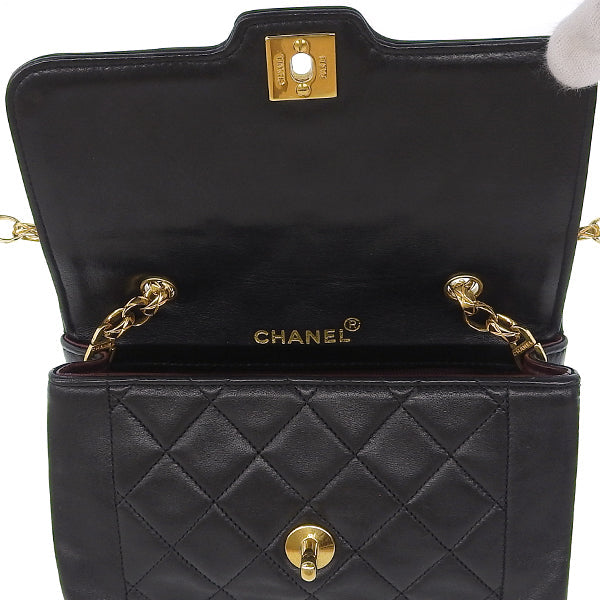 CHANEL Around 1990 Made Edge Design Flap Turn-Lock Chain Bag Black