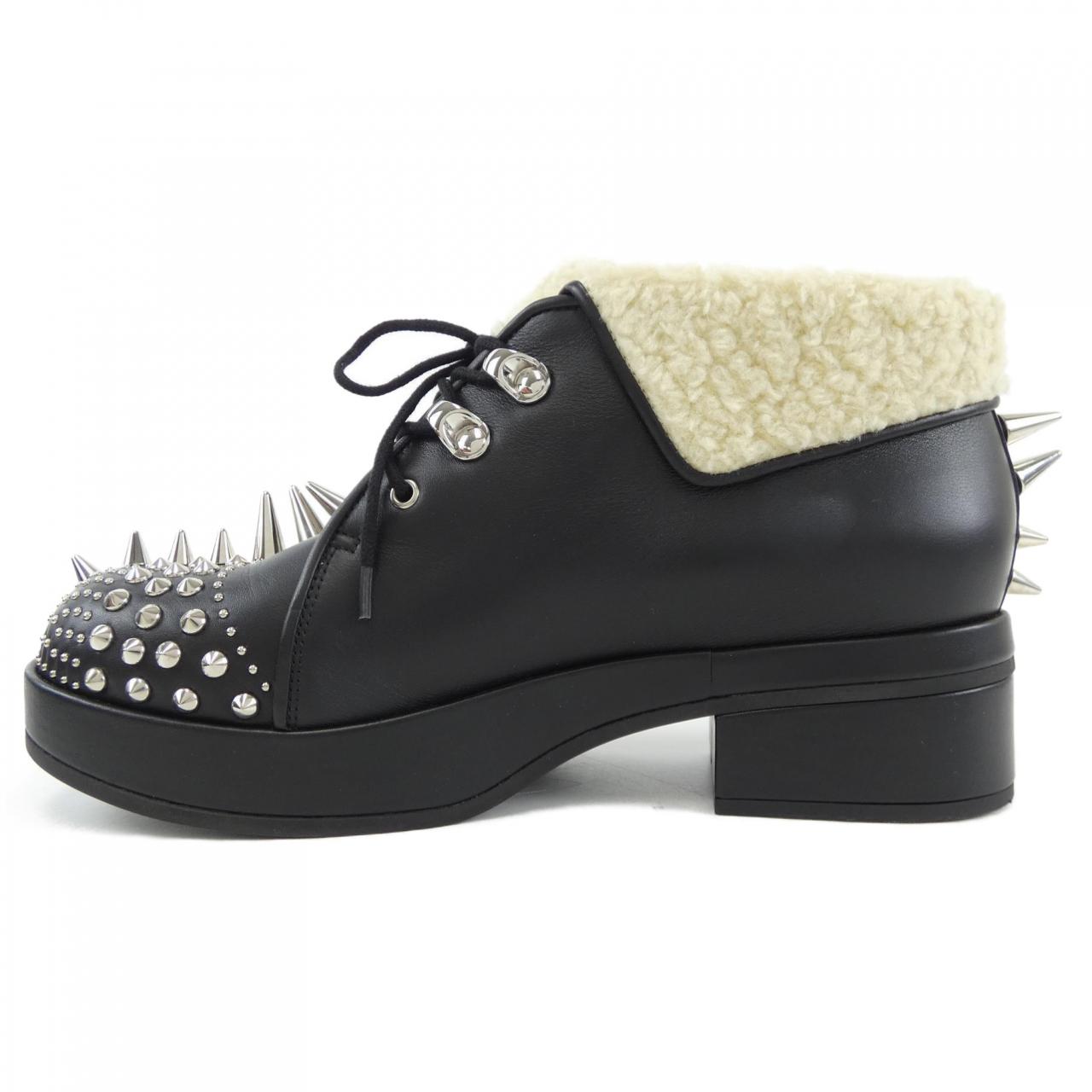 Gucci Shearling Boots