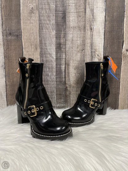 Boots Luxury Designer By Louis Vuitton In Black, Size: 8