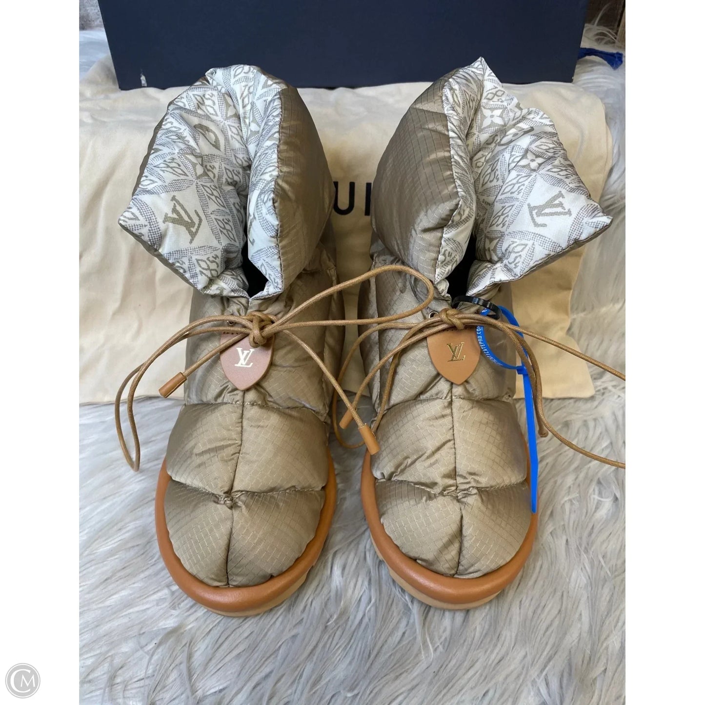 Boots Luxury Designer By Louis Vuitton In Brown, Size: 5