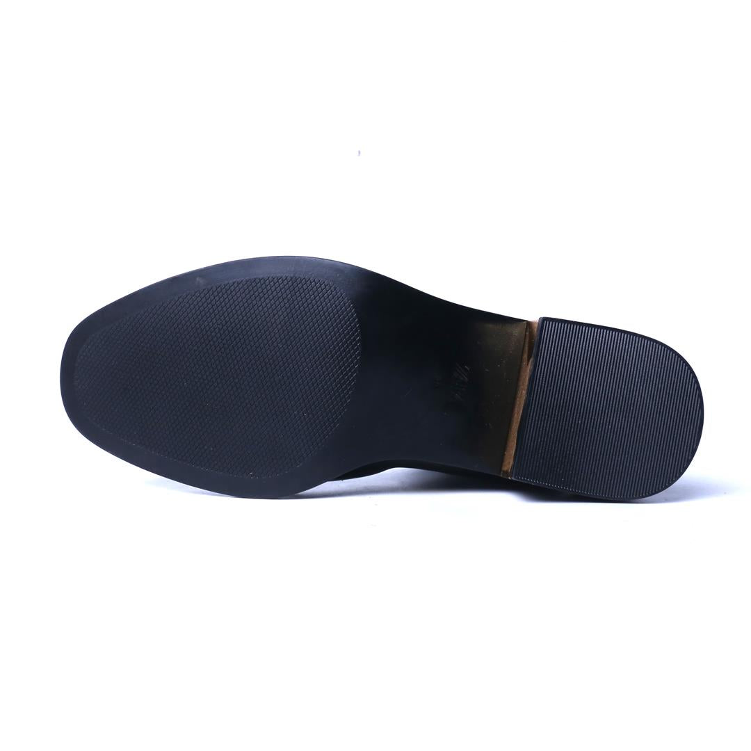 ZARA. .