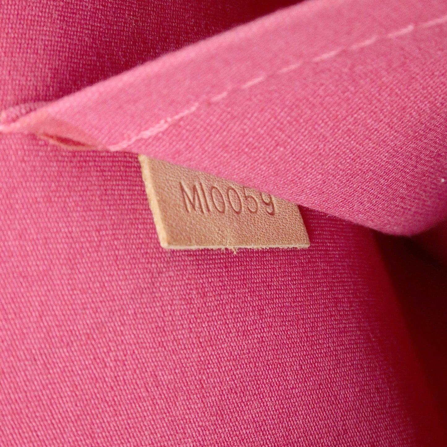 Louis Vuitton Monogram Vernis Alma MM Rose Hand Bag M93686