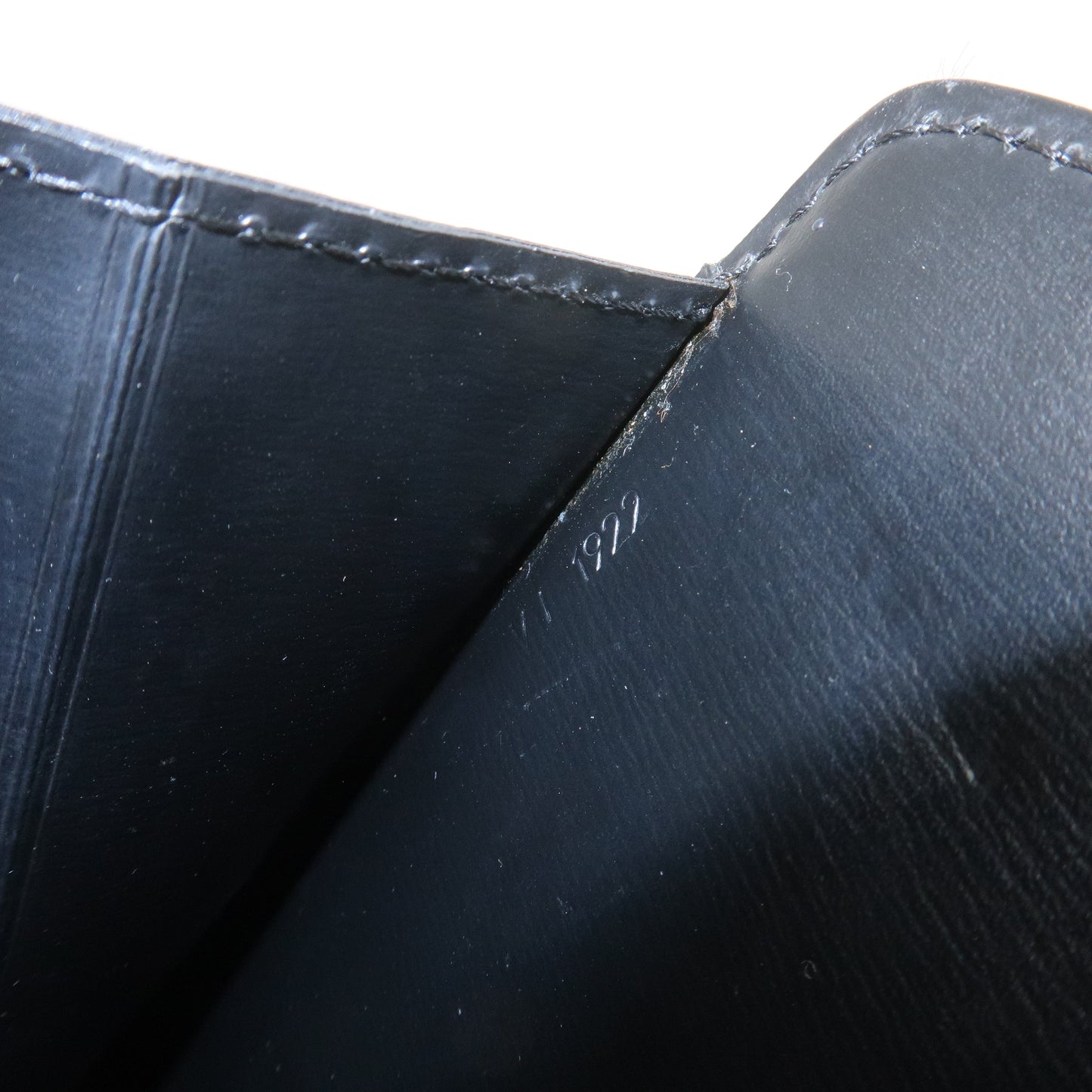 Louis Vuitton Epi Capucines Shoulder Bag Noir Black M52342