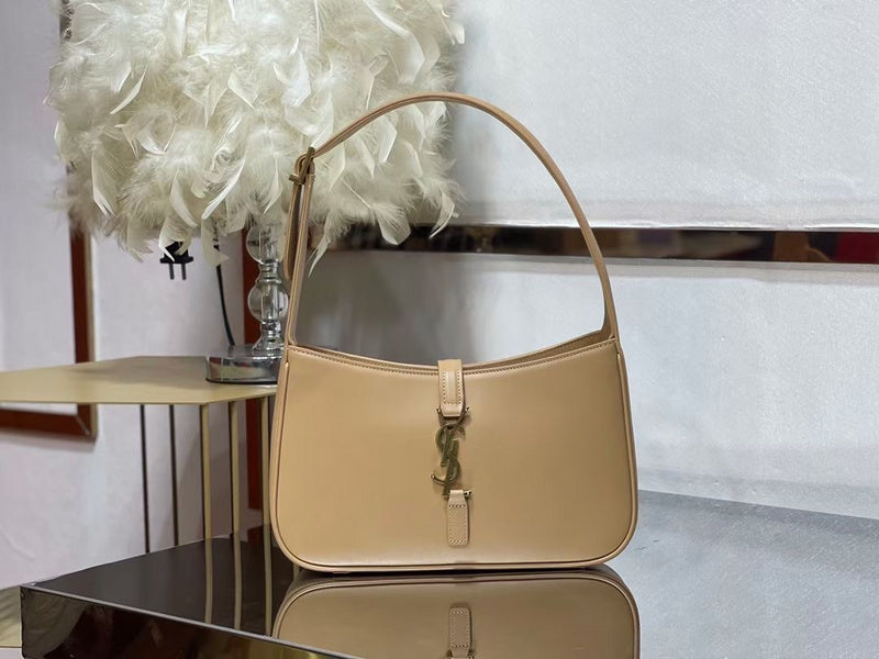 Amelia - YSL Bag - 2385