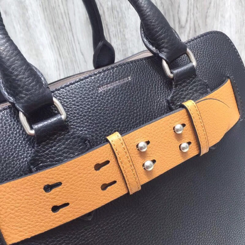 Burberry Bags - Bagsattire   421