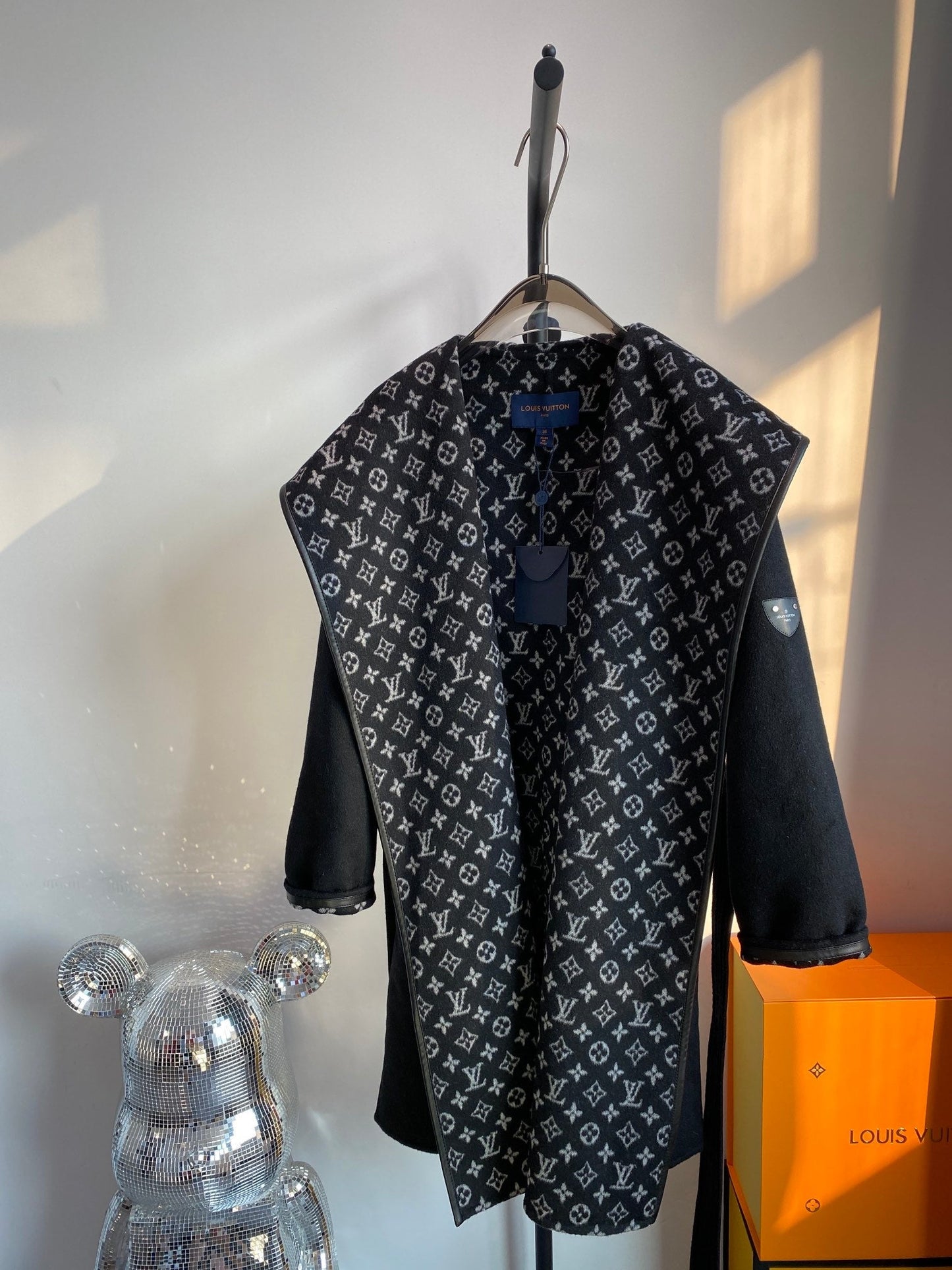 Luxury Louis Vuitton  Wrap Coat 040