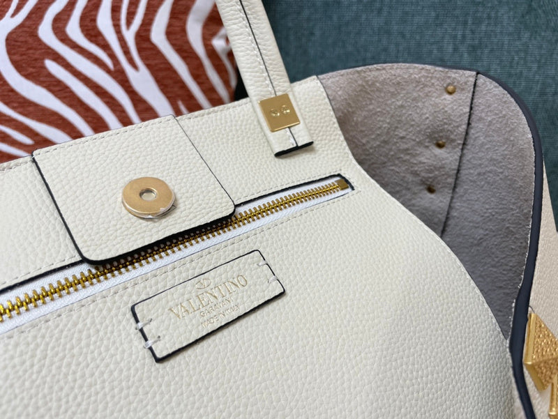 VAL LUXURY BAGS - FOR FASHION LOVERS  AFFORDABLE LUXURY BAGS- 1520